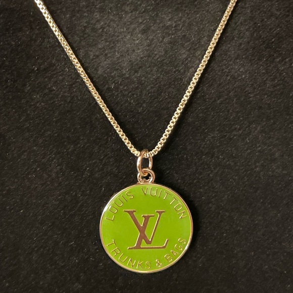 Louis Vuitton Peridot Green Pull Pendant Charm - Picture 3 of 5